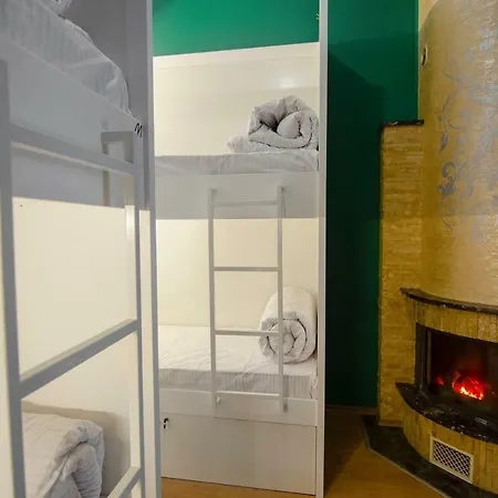 אכסניה Friends Rustaveli Str