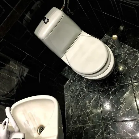 Friends Rustaveli Str אכסניה לבוב