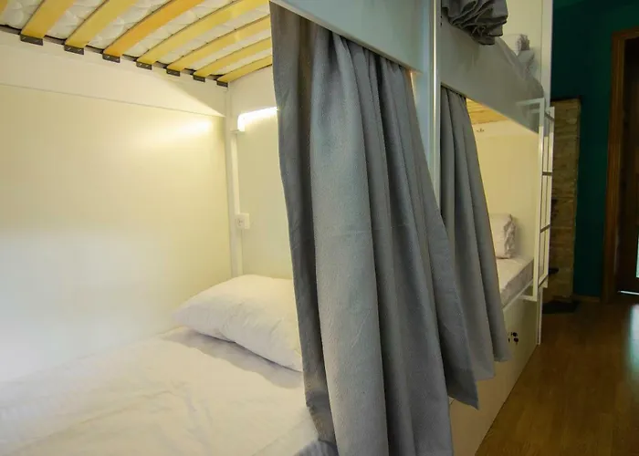 Friends Rustaveli Str Hostel Lviv