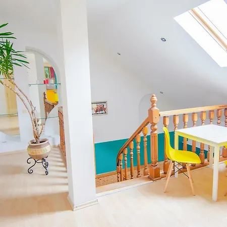 Friends Rustaveli Str 호스텔