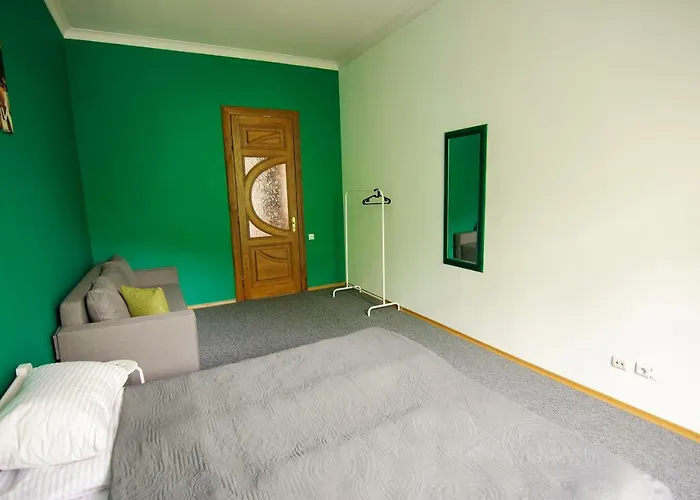 Friends Rustaveli Str 리비프